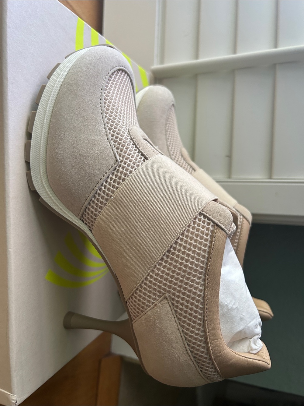 NWT Sneex 'The Icon' Sand Sneakers Box - Size 9 (US) with box and dust bags - Picture 11 of 13